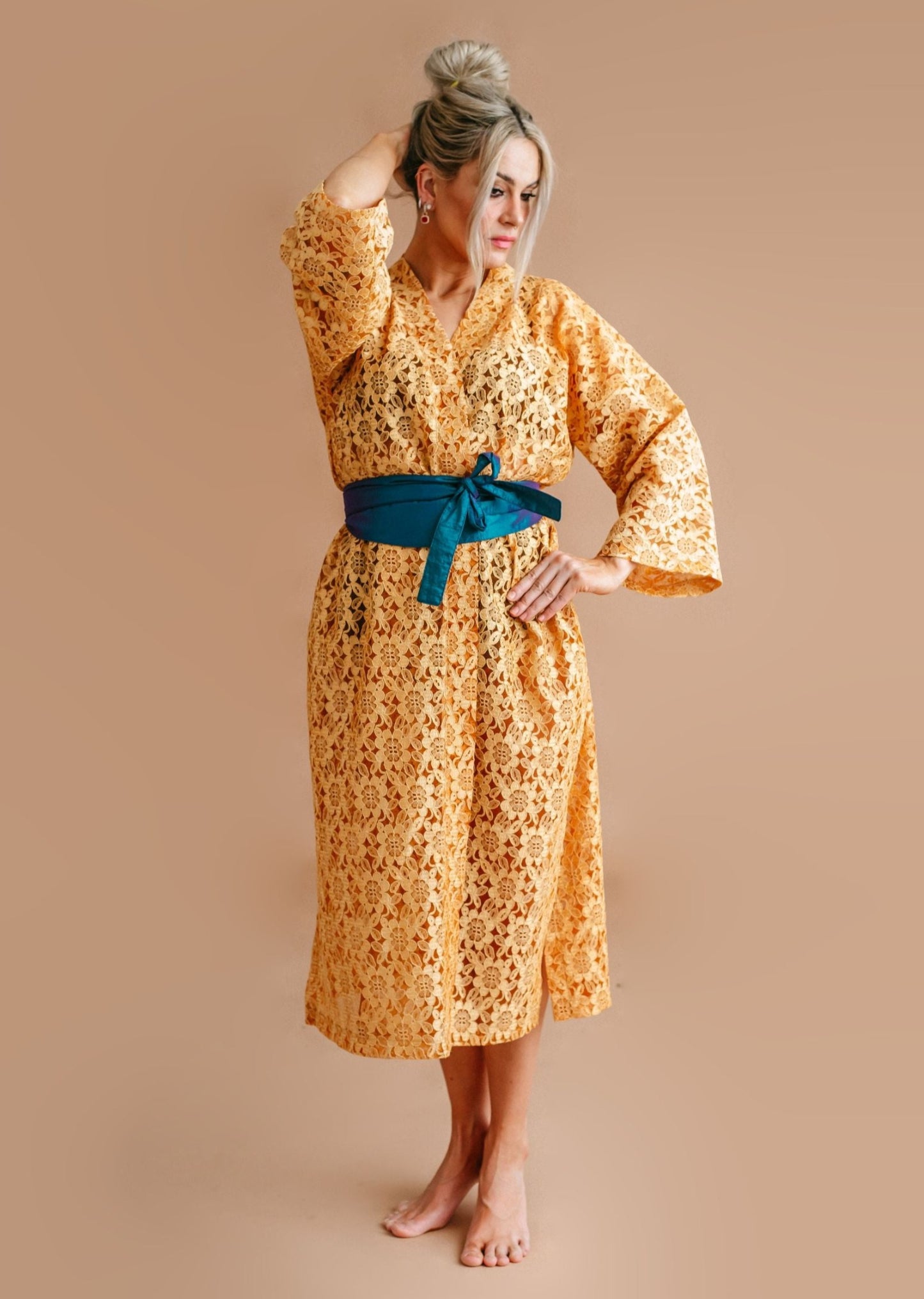 Kollane pitsist kimono - Kuldniit
