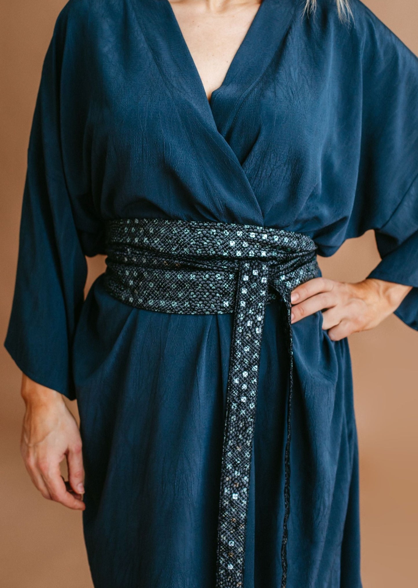 Sinakas hall kimono - Kuldniit