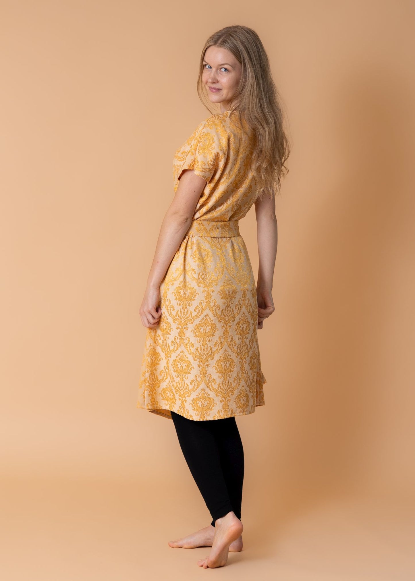 Kuldne pidulik vest