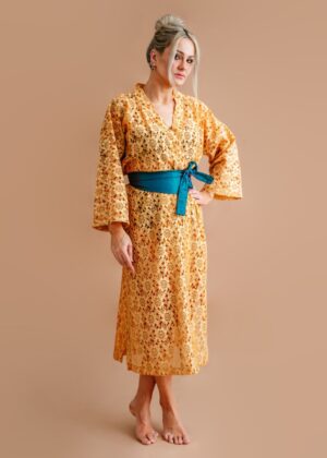 Kollane pitsist kimono
