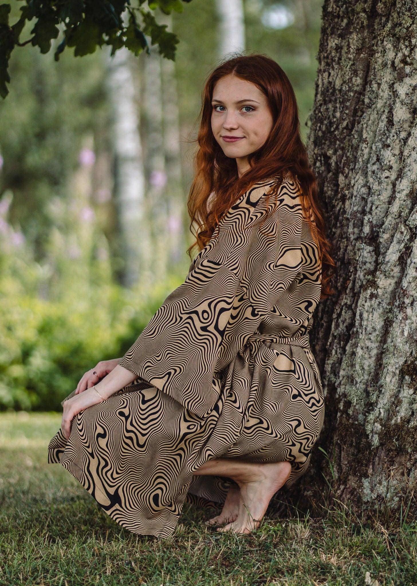 Pruunikas kimono - Pilt 2
